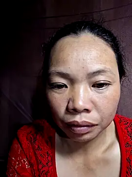 Snapshot of miomio-12 chatting on 10.29.25 miomio-12 online show from 10.29.25