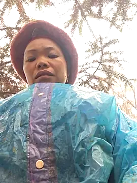 Snapshot of miomio-12 chatting on 11.03.25 miomio-12 online show from 11.03.25