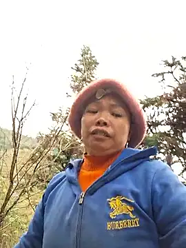 Snapshot of miomio-12 chatting on 11.04.25 miomio-12 online show from 11.04.25