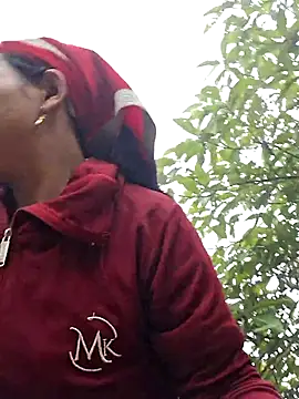 Snapshot of miomio-12 chatting on 11.06.25 miomio-12 online show from 11.06.25