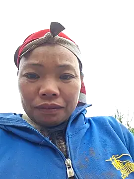 Snapshot of miomio-12 chatting on 11.20.25 miomio-12 online show from 11.20.25