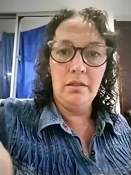 -saraqueen- online show from 10.15.25