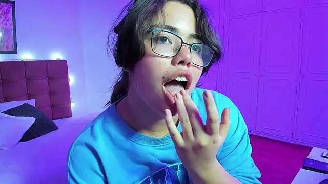 annie rose11 online show from 10.12.25