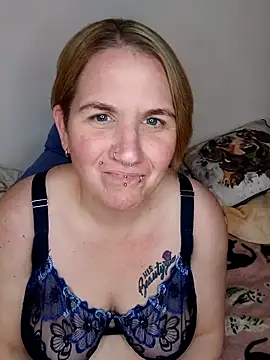 Snapshot of LaceyWestxx chatting on 11.24.25 LaceyWestxx online show from 11.24.25