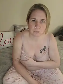 Snapshot of LaceyWestxx chatting on 03.04.26 LaceyWestxx online show from 03.04.26