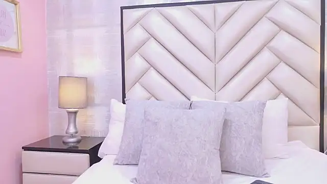 Snapshot of CristalShayy chatting on 03.04.26 CristalShayy online show from 03.04.26