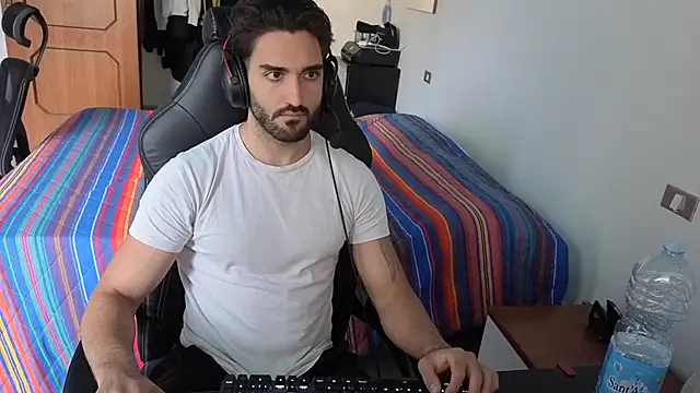 Al3xox02 online show from 04.15.26