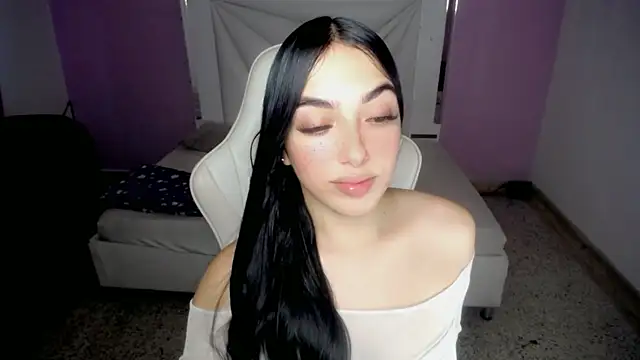 Snapshot of cielooo_ chatting on 11.07.25 cielooo online show from 11.07.25