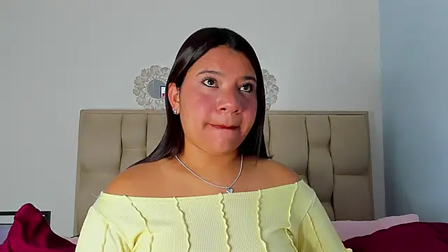 Snapshot of Stefany_Bam chatting on 11.30.25 Stefany Bam online show from 11.30.25