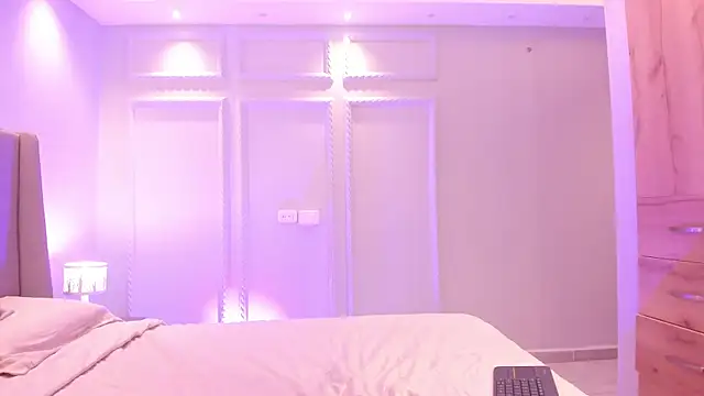 ShanonFox1 online show from 10.05.25