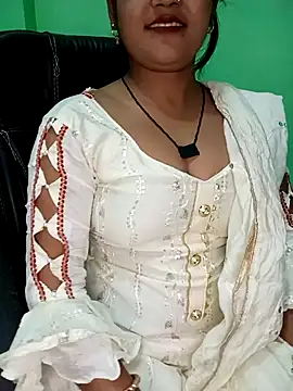 Snapshot of Rashmi_011 chatting on 10.05.25 Rashmi 011 online show from 10.05.25