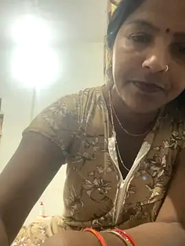 Snapshot of Sapnahot34 chatting on 11.26.25 Sapnahot34 online show from 11.26.25