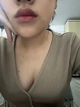 Snapshot of Titlelove chatting on 11.19.25 Titlelove online show from 11.19.25