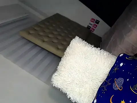 Snapshot of sexy_calista chatting on 10.17.25 sexy calista online show from 10.17.25