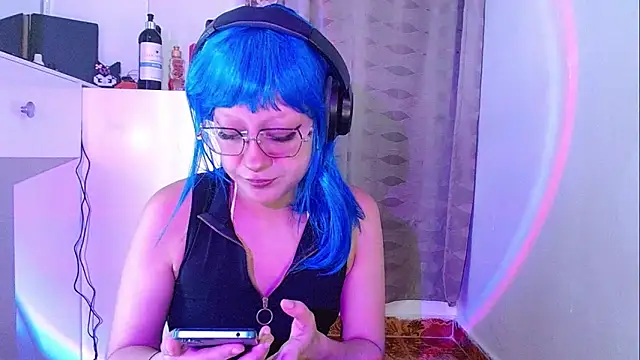 Snapshot of zora_blue777 chatting on 11.13.25 zora blue777 online show from 11.13.25