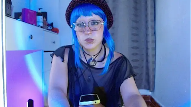 Snapshot of zora_blue777 chatting on 11.19.25 zora blue777 online show from 11.19.25