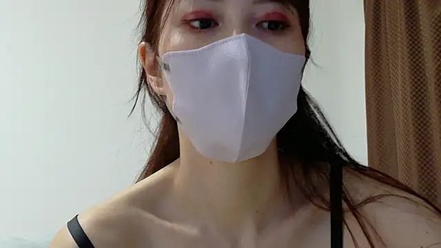 Snapshot of mio_k1 chatting on 10.23.25 mio k1 online show from 10.23.25