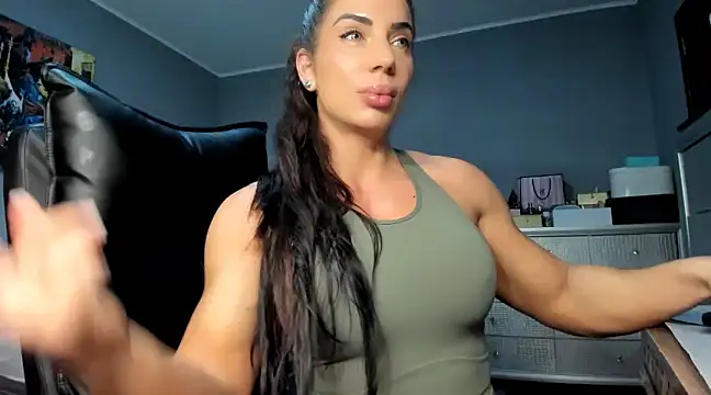 Alesyamuscledollxh online show from 03.16.25