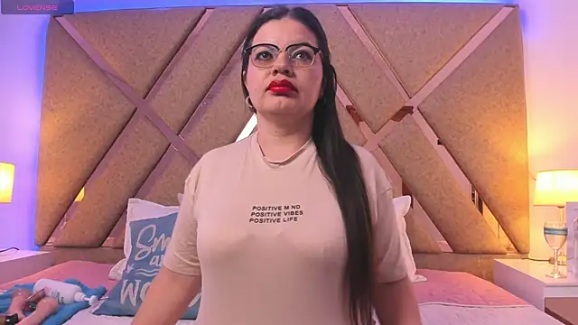 Snapshot of Gaiaxxx chatting on 12.02.25 Gaiaxxx online show from 12.02.25