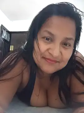 Snapshot of lucia00xx chatting on 03.02.26 lucia00xx online show from 03.02.26