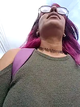 Snapshot of Abby_2-1 chatting on 10.16.25 Abby 2-1 online show from 10.16.25