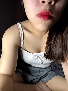 Snapshot of Lyly69699 chatting on 12.01.25 Lyly69699 online show from 12.01.25