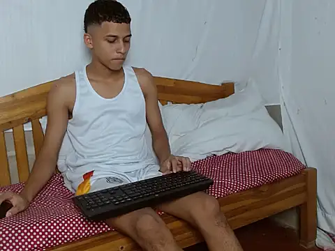 Snapshot of deivy_skinny01 chatting on 10.28.25 deivy skinny01 online show from 10.28.25