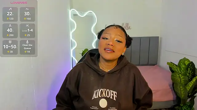 THIANA TAY online show from 10.18.25