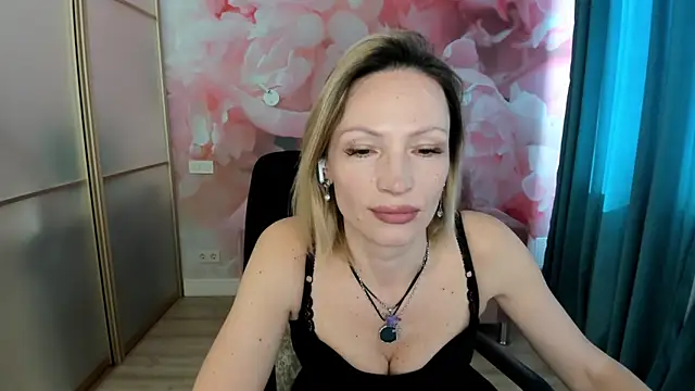 AlinaMoor online show from 03.28.26