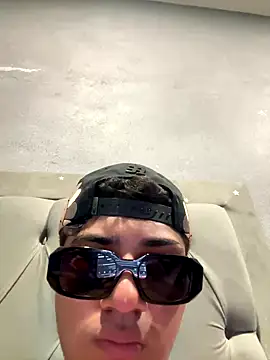 lain213 online show from 10.11.25