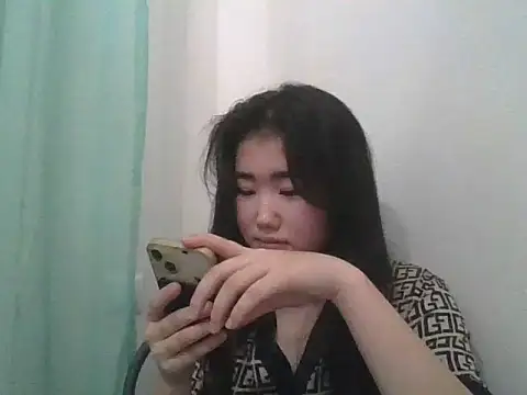Snapshot of Zorivale chatting on 02.04.26 Zorivale online show from 02.04.26