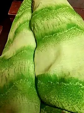 Snapshot of Cr_sonam chatting on 10.31.25 Cr sonam online show from 10.31.25