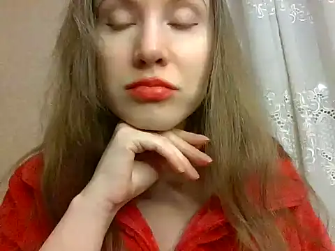 Snapshot of Lynirina chatting on 03.01.26 Lynirina online show from 03.01.26