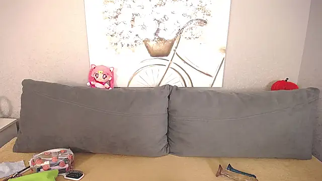 Evarey  online show from 10.22.25