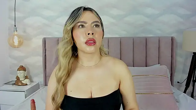 Snapshot of Katya_blonde chatting on 10.11.25 Katya blonde online show from 10.11.25