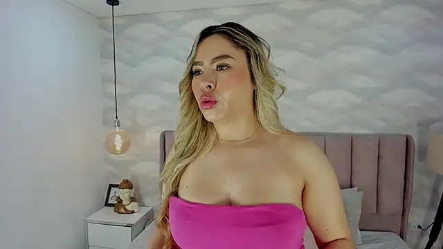 Snapshot of Katya_blonde chatting on 10.12.25 Katya blonde online show from 10.12.25