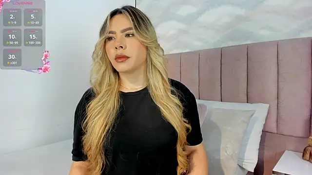 Snapshot of Katya_blonde chatting on 10.22.25 Katya blonde online show from 10.22.25