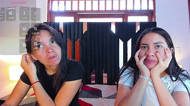 Sofy and Mia online show from 10.28.25