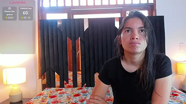 Sofy and Mia online show from 11.24.25