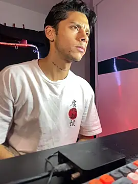 Snapshot of ErosDominant chatting on 10.16.25 ErosDominant online show from 10.16.25