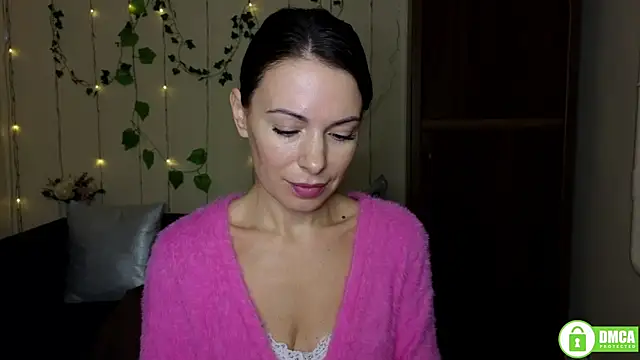 Snapshot of Rita_lovvylyou chatting on 10.25.25 Rita lovvylyou online show from 10.25.25