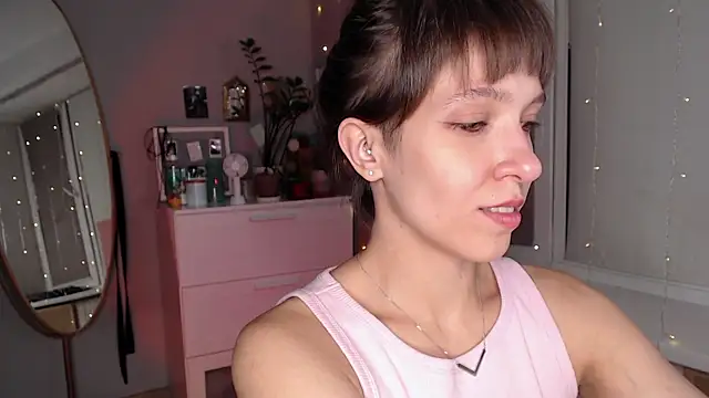 Snapshot of YourHotExSAndra chatting on 10.08.25 YourHotExSAndra online show from 10.08.25