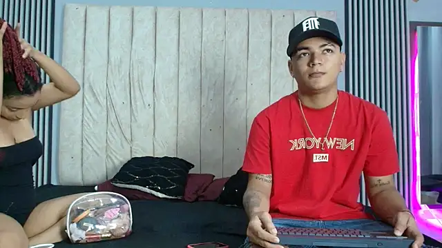 Snapshot of dante_and_kiara chatting on 11.25.25 dante and kiara online show from 11.25.25