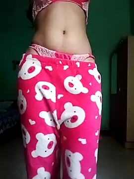 Snapshot of Hornyme18 chatting on 10.27.25 Hornyme18 online show from 10.27.25