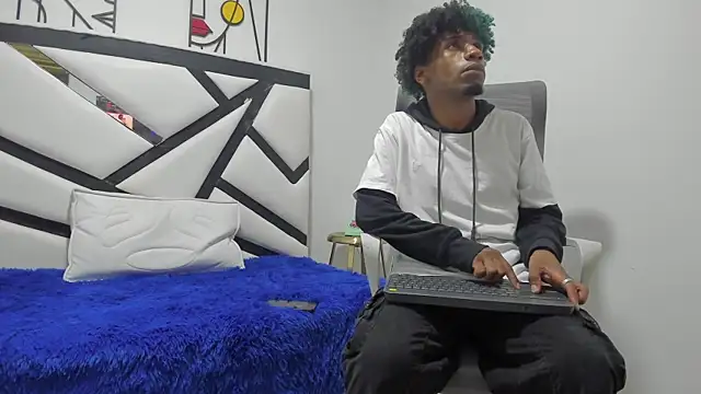 Snapshot of REDBRYAN_EBANO chatting on 10.20.25 REDBRYAN EBANO online show from 10.20.25