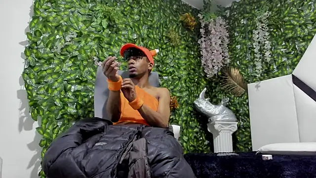 Snapshot of REDBRYAN_EBANO chatting on 10.31.25 REDBRYAN EBANO online show from 10.31.25