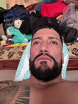 Snapshot of Santiago_hot19 chatting on 11.21.25 Santiago hot19 online show from 11.21.25