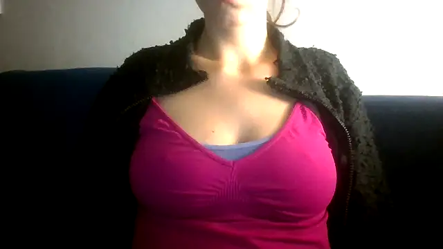 SuperValentina online show from 10.15.25