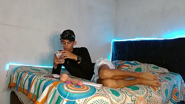 Snapshot of Paulosex12 chatting on 10.16.25 Paulosex12 online show from 10.16.25