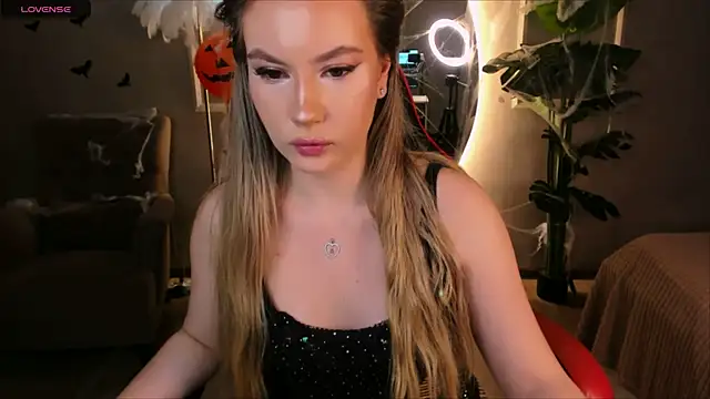  BellaClark online show from 10.20.25